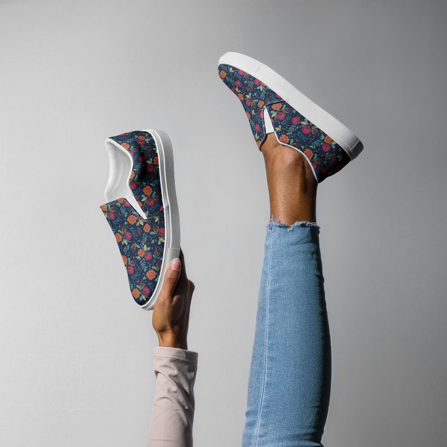 Winterberry Women’s slip - on canvas - Sola Shoe