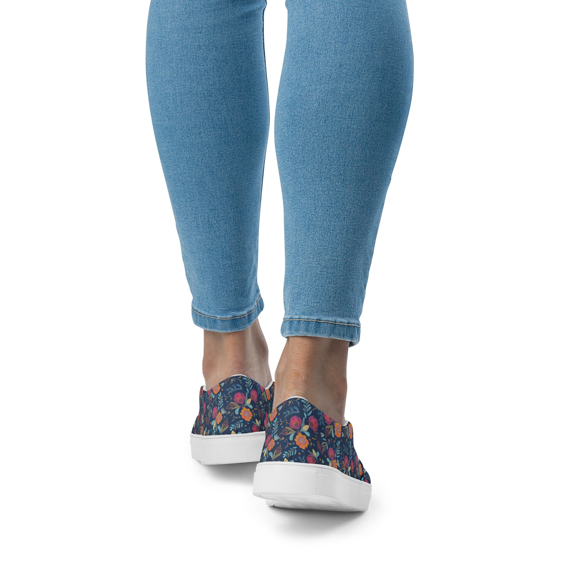 Winterberry Women’s slip - on canvas - Sola Shoe